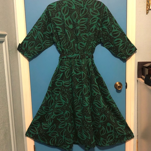 J. B. Too Vintage Green Patterned Dress - Picture 2 of 8